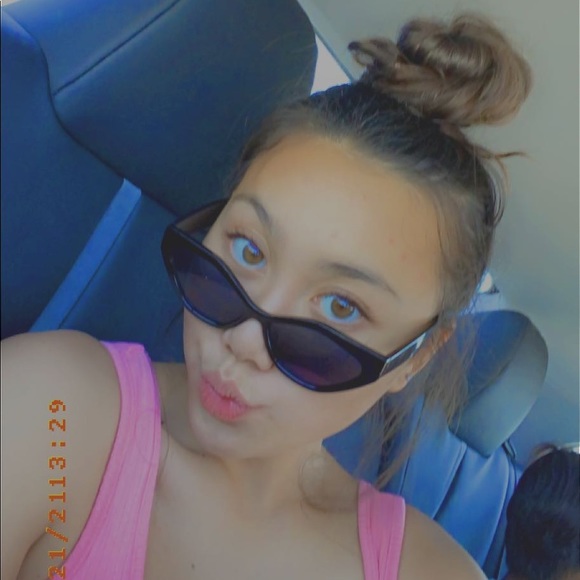 Profile Picture of Cara Canovas (@catalinacara) on Poshmark