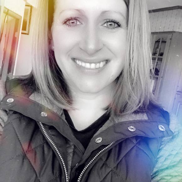 Profile Picture of Amy Aaron (@aaronamy715) on Poshmark