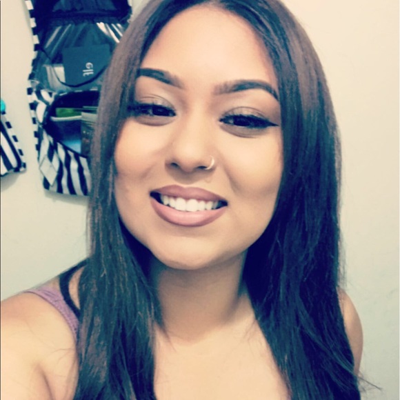 Profile Picture of Eva Rivas (@fo_evablunted) on Poshmark