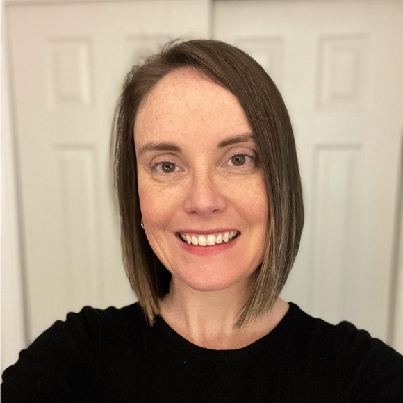 Profile Picture of Jacquie Haefs (@jkhaefs) on Poshmark