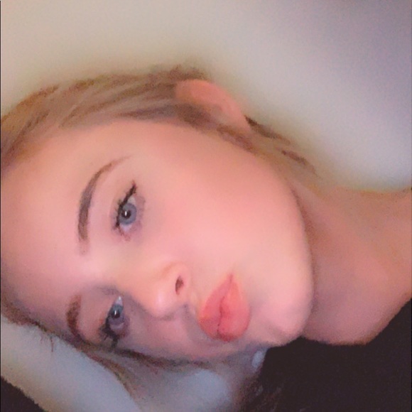 Profile Picture of Josie Branstrom (@josieb101) on Poshmark