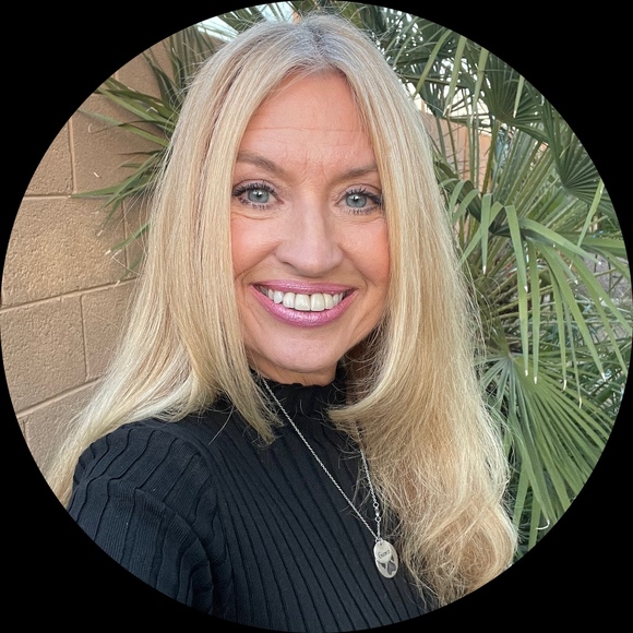 Dena Harmon - Poshmark Profile Picture of Dena Harmon (@denaharmon1470) on Poshmark