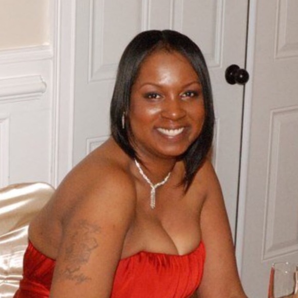 Profile Picture of Dawn Scudder (@ladytaurus2112) on Poshmark