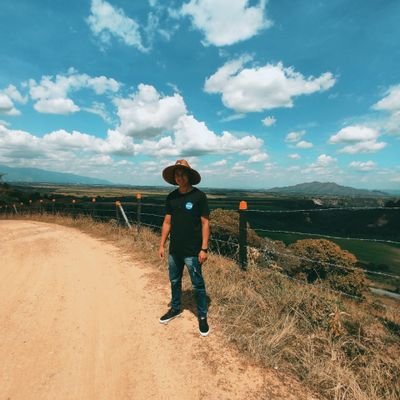 Profile Picture of Felipe Garzón  🕉️ (@don_felipeG) on Twitter