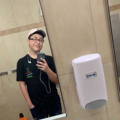 Profile Picture of Justin Acevedo (@Justin_Who_) on Twitter