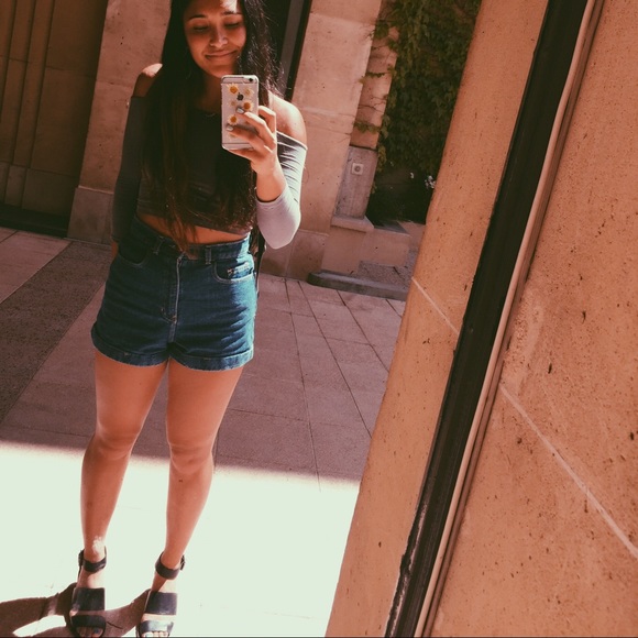 Profile Picture of Antje Worring (@antjekarina) on Poshmark