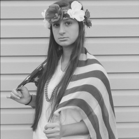 Profile Picture of Raven Gispert (@ravengispert) on Poshmark