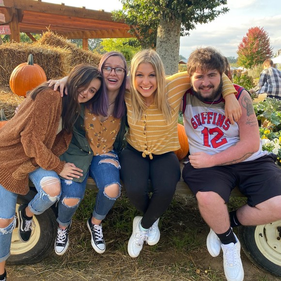 Zachary Buchanan - Poshmark Profile Picture of Zachary Buchanan (@zab1957) on Poshmark