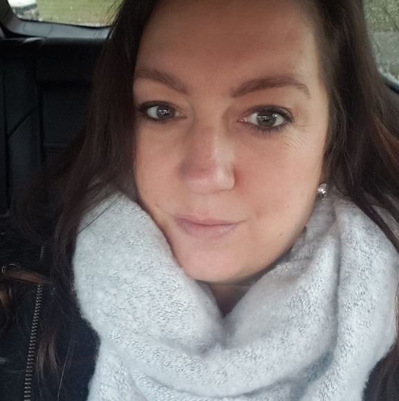 Profile Picture of Kimberley Larocque (@k_larocque) on Poshmark