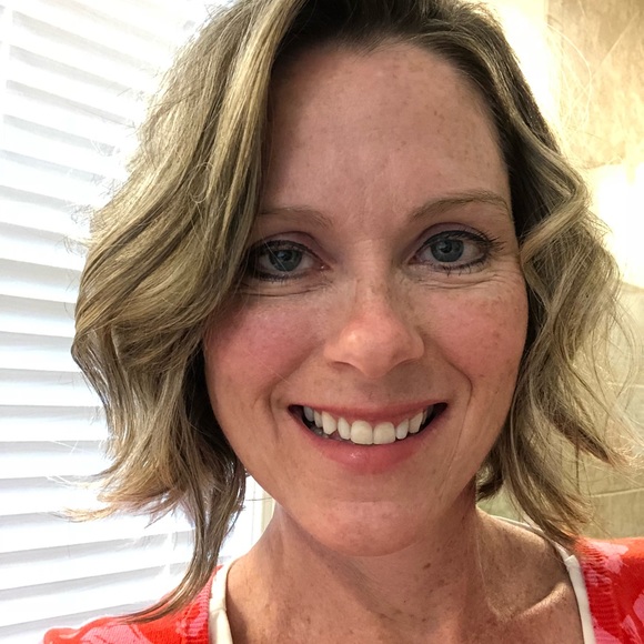 Profile Picture of Jessica Edmonds (@yowser95) on Poshmark