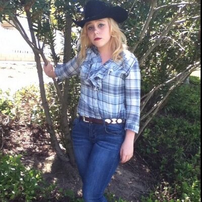 Profile Picture of Haley Zinn (@haleybug1027) on Twitter