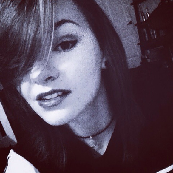 Profile Picture of Jessica Eveler (@jay_eveler) on Poshmark