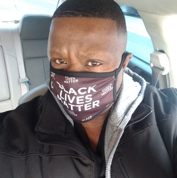 Profile Picture of Anthony Pernell (@anthony_pernell) on Poshmark