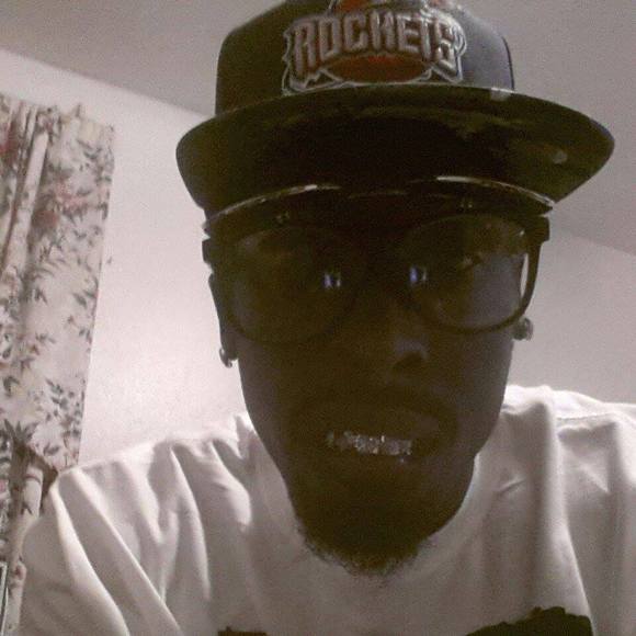 Profile Picture of Justin Flowers (@jay_flowers) on Poshmark