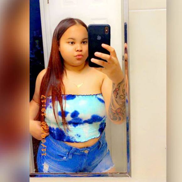 Profile Picture of Lilly Judiith (@lilly_judiith) on Poshmark