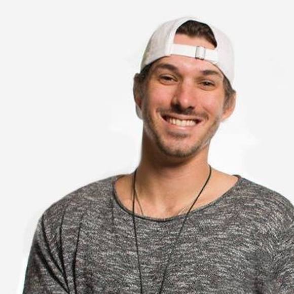 Profile Picture of Justin Sizemore (@justinsizemore) on Poshmark