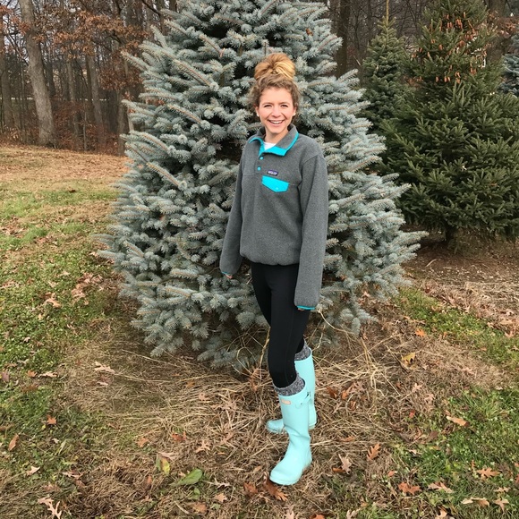 Profile Picture of Caitlyn Ruminski (@caitlynruminski) on Poshmark