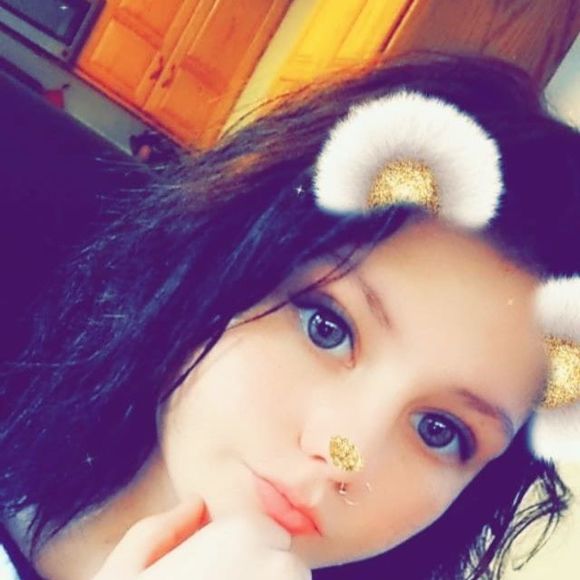Profile Picture of Zoe Zoe (@zoezoecocoa) on Poshmark