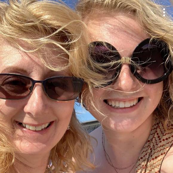 Profile Picture of Maxine Maxwell-beaner (@maxwellbeaner) on Poshmark