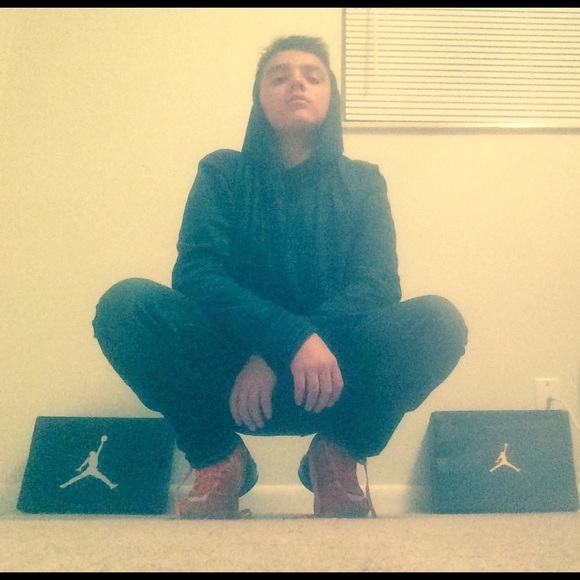 Profile Picture of Jacob Hutchins (@yebhd) on Poshmark