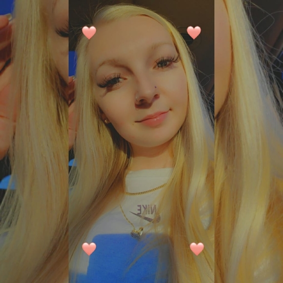 Profile Picture of Randi Olson (@randalljane) on Poshmark