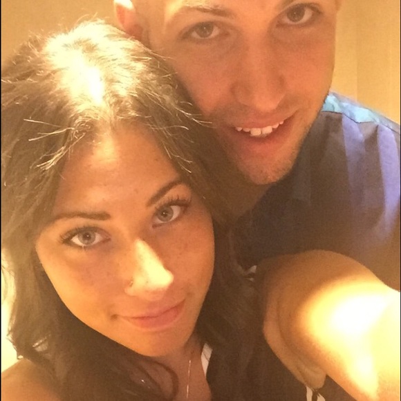 Profile Picture of Amanda Fucci (@amandamfucci) on Poshmark