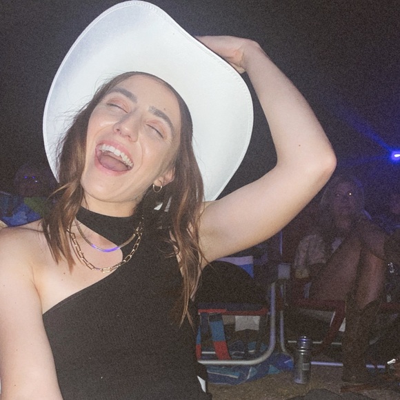 Presley Basaker - Poshmark Profile Picture of Presley Basaker (@presmeisch) on Poshmark