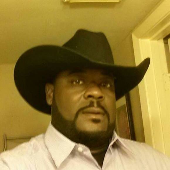 Profile Picture of Colman Dave (@colman40dave) on Poshmark