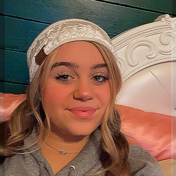 Profile Picture of Addison Spencer (@addison_08459) on Poshmark