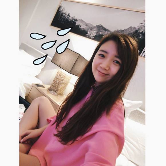 Profile Picture of Chenxi Li (@chenxili) on Poshmark