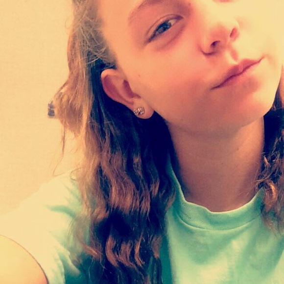 Profile Picture of Hailey Mitchell (@haileymae06) on Poshmark