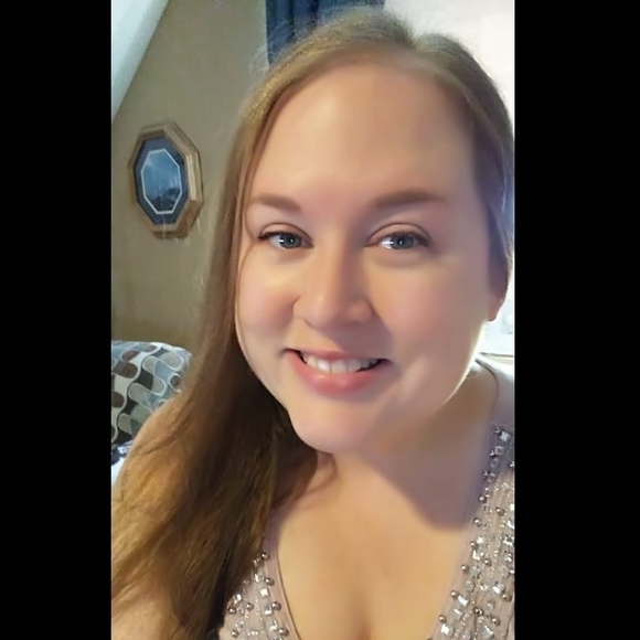 Profile Picture of Tamara Jean (@tamarajean001) on Poshmark