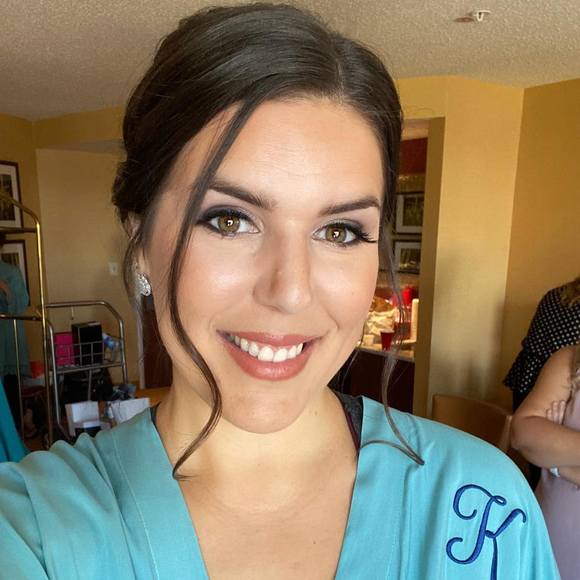 Profile Picture of Kate Dombrowski (@hereyessprkl) on Poshmark