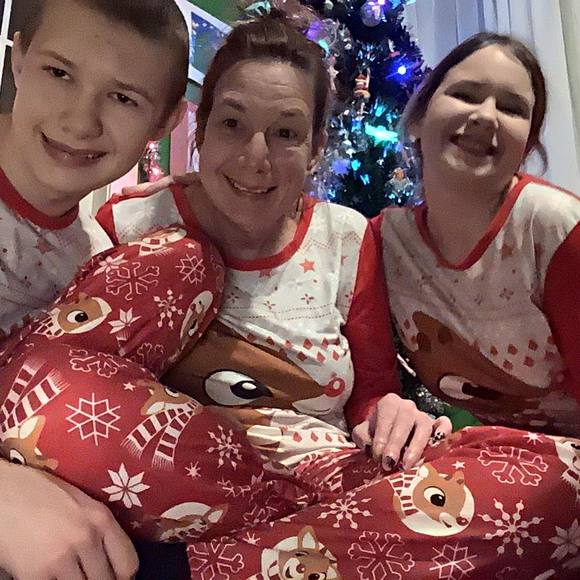 Profile Picture of Dee dee Kenny (@handigir31) on Poshmark