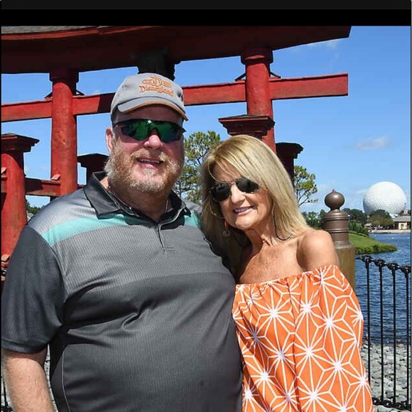 Profile Picture of Teresa Gilster (@teresagilster) on Poshmark