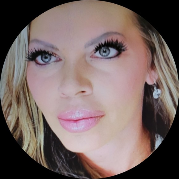 Profile Picture of Roberta Wendt (@barbiediorsoop) on Poshmark