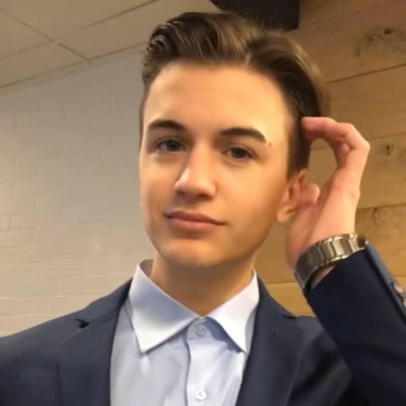 Profile Picture of Steven Reynolds (@sreynolds811) on Poshmark