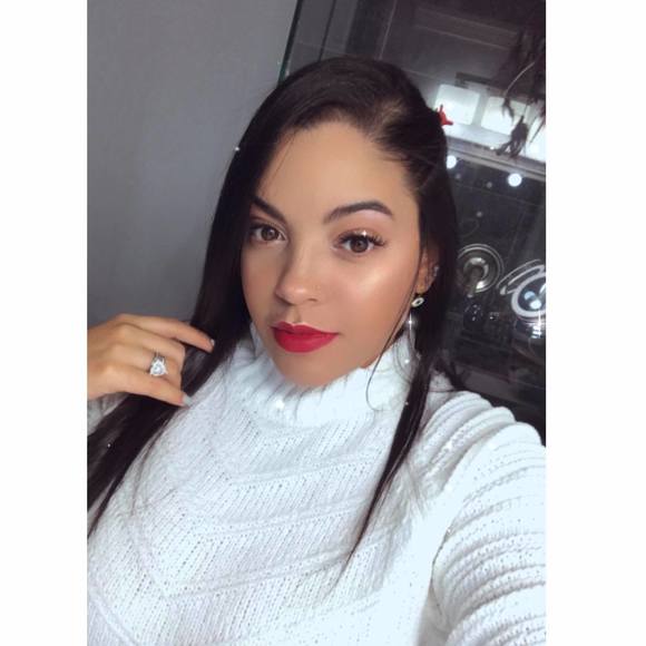 Profile Picture of Patry Cadena (@patrycadena25) on Poshmark