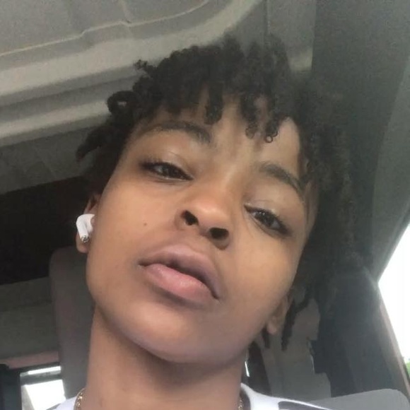 Profile Picture of Rhea Richardson (@talae1998) on Poshmark