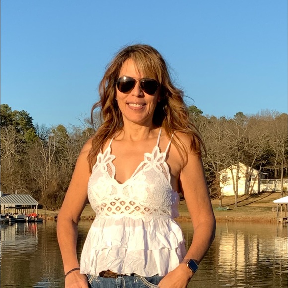 Profile Picture of Diana Ardaiz (@dianaardaiz) on Poshmark