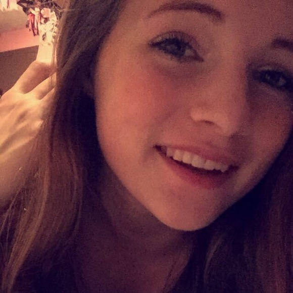 Profile Picture of Ashley Chaudier (@ashleymqt) on Poshmark