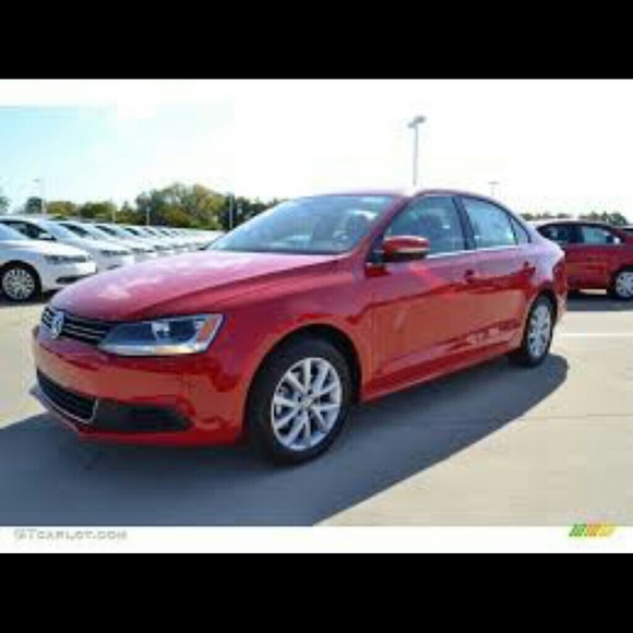 Profile Picture of Mahallie Sistrunk (@bella_couture) on Poshmark