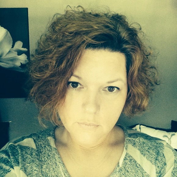 Profile Picture of Lisa Stuart (@lisaluvsharleys) on Poshmark