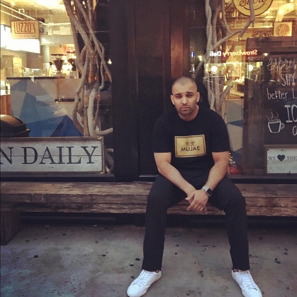 Profile Picture of Nadeem Mughal (@mujae) on Poshmark