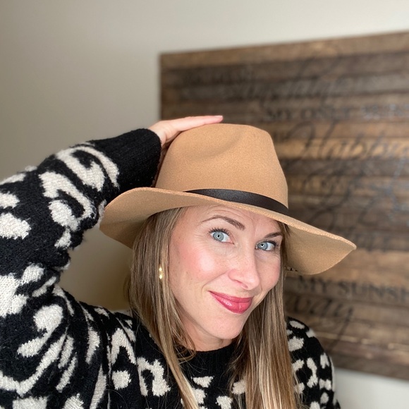 Profile Picture of Dawn Grooters (@modestishot) on Poshmark