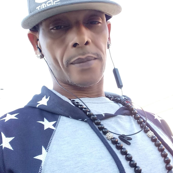 Profile Picture of James Coe (@jamescoe1969) on Poshmark