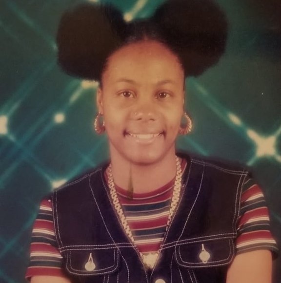 Angela Everetts - Poshmark Profile Picture of Angela Everetts (@aeveretts) on Poshmark