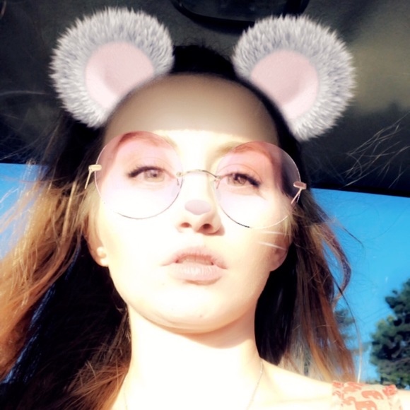 Profile Picture of Cassy Cox (@casscox12) on Poshmark