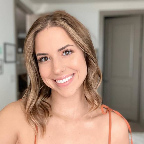 Profile Picture of Kelly Forystek (@kellyforystek) on Poshmark