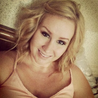 Profile Picture of Aly Dwyer (@alexandrashay19) on Twitter